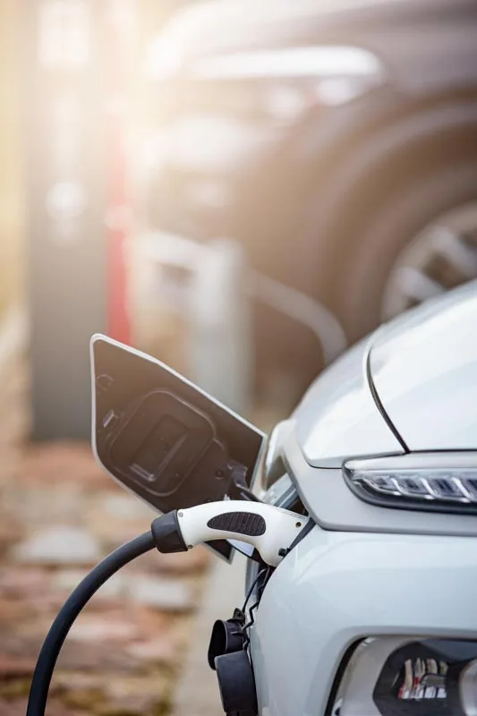Selective-Focus-Shot-Of-An-Electric-Car-Commercial-Ev-Chargers